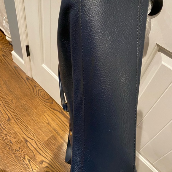 Michael Kors Hamilton Leather Tote - Picture 3 of 13